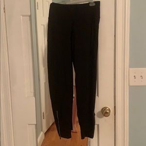 women’s lulu lemon joggers size 4
